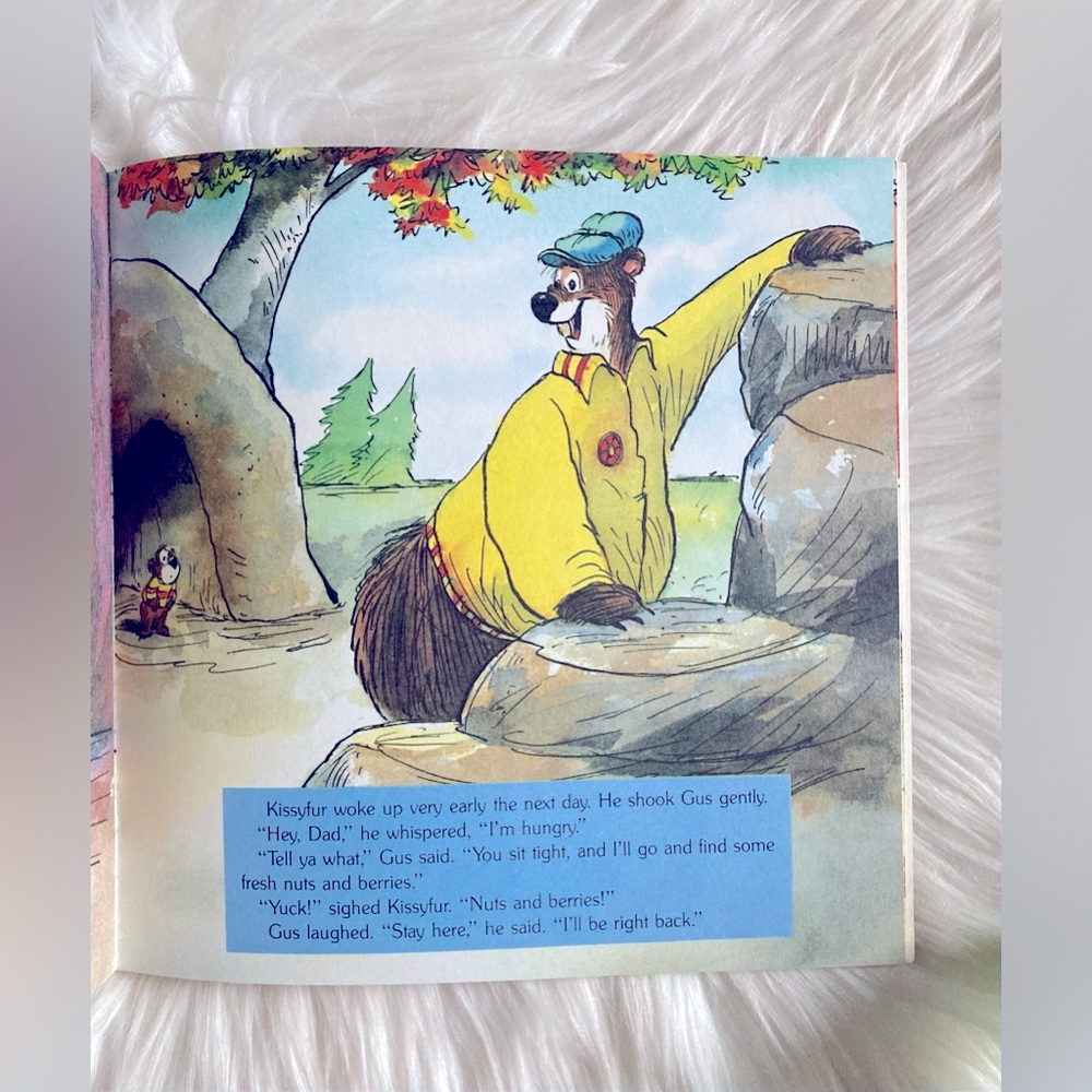 Vintage 80s Book Kissyfur and His Dad Collectible NBC TV Special Scholastic Book - Picture 5 of 7